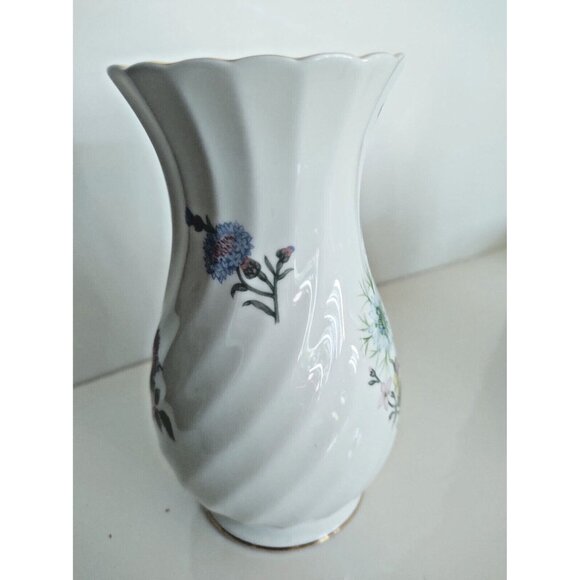 Aynsley Bone China Vase 6" - Wild Tudor Floral Pattern - Picture 6 of 10